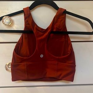 Lululemon sports top/bra maroon size 4